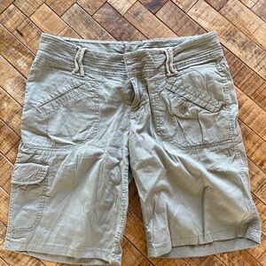 DKNY Classic Shorts Women's 10 Cargo Green/gray